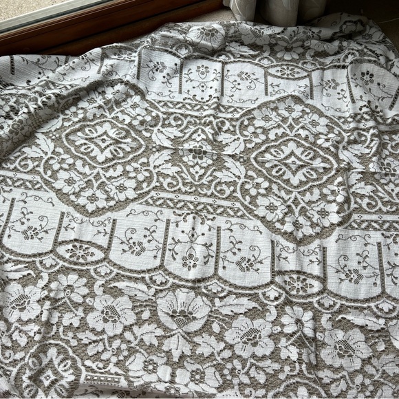 110” X 60” Handmade Lace Crochet Oval Table Cloth Off White Home Decor Floral - Picture 3 of 5